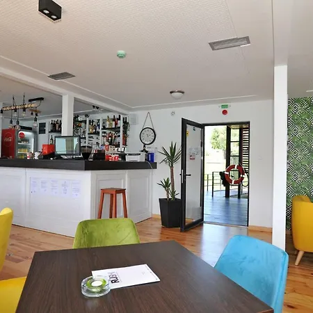 Rush Cafe & Apartment Belgrad