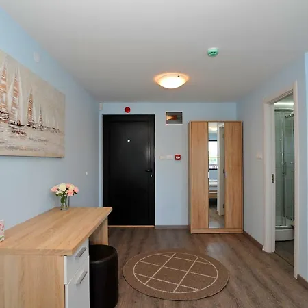 Rush Cafe & Apartment *